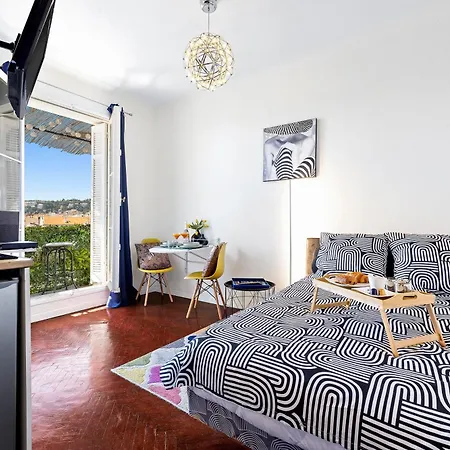 شقة Center - Balcony Quiet - Air Conditioner - Kitchen - Wifi - Tram *