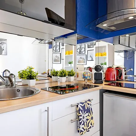 Center - Balcony Quiet - Air Conditioner - Kitchen - Wifi - Tram * 니스