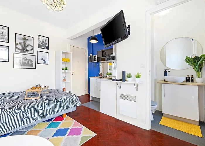Center - Balcony Quiet - Air Conditioner - Kitchen - Wifi - Tram ניס
